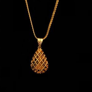 21 Karat Necklace w/ Pendant
